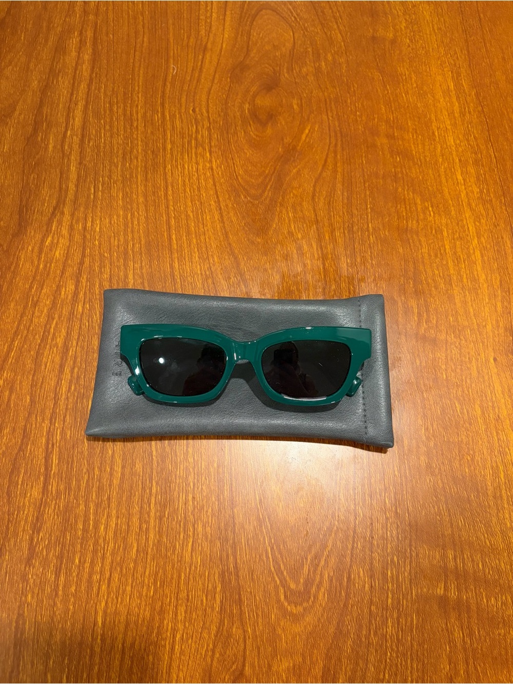 SOLID & STRIPED Green Rectangular Sunglasses